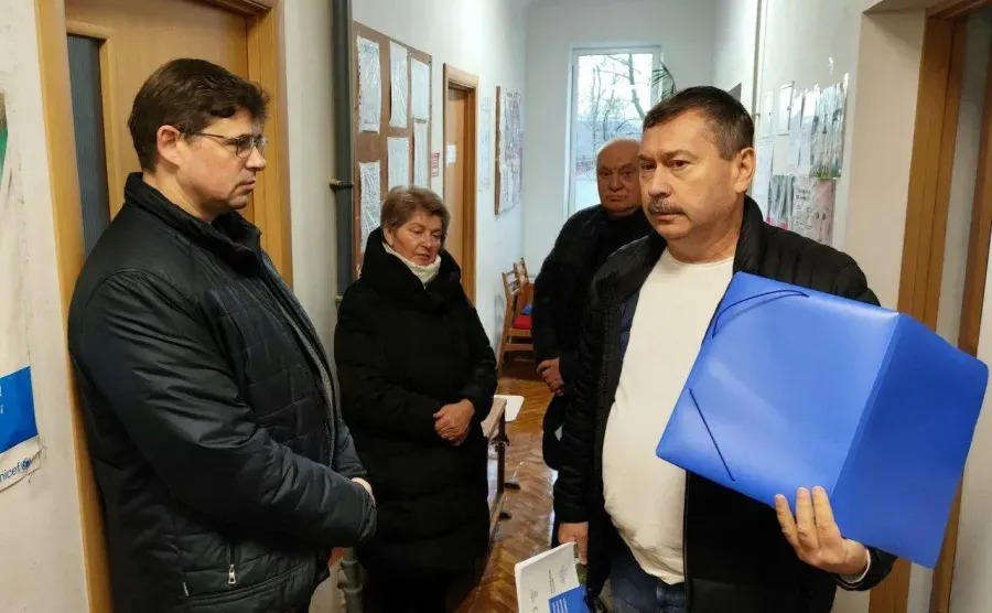 Один з варіантів — облаштувати амбулаторію на базі приміщення ФАПу. Фото: Калуська міська рада