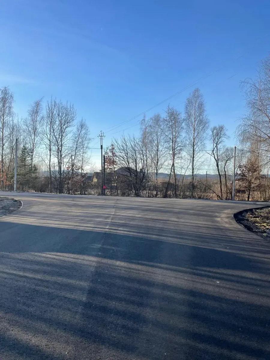 Ремонт виконали шляхом влаштування асфальтобетонного покриття локальними картами