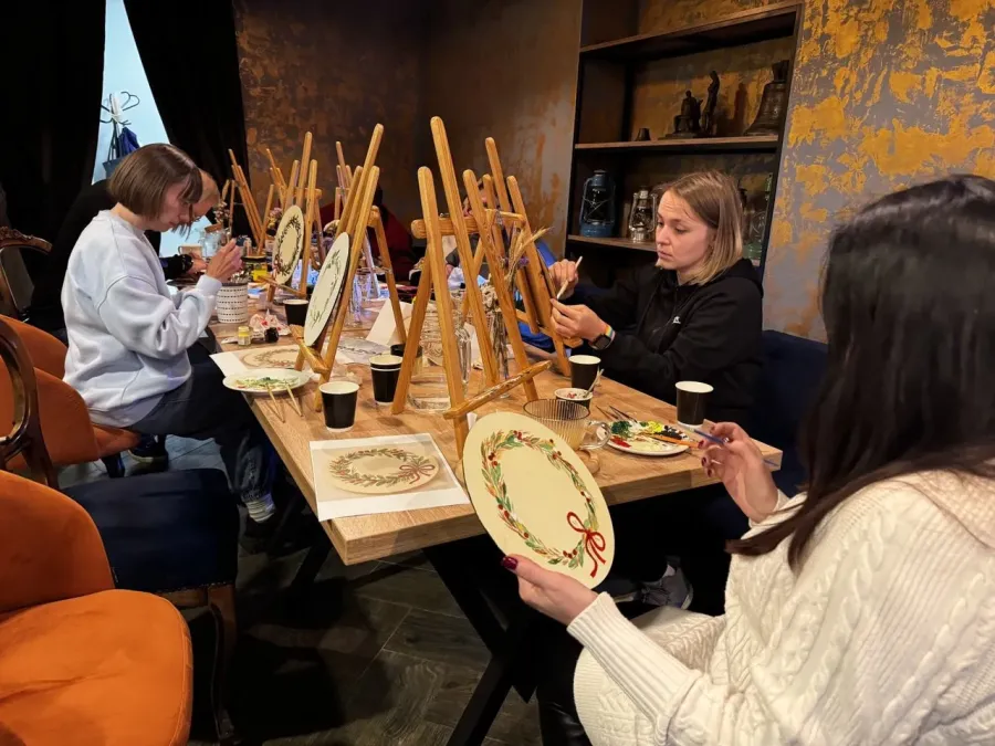 "Новорічна картина-афірмація" — творчий простір, у якому кожен міг знайти для себе краплину світла й надії