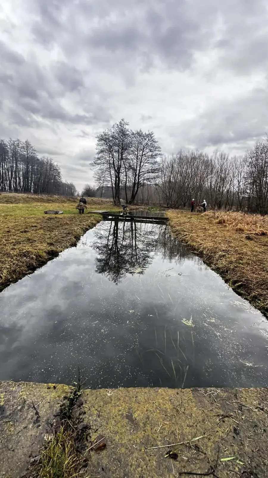 Річку до водосвяття підготували восьмеро чоловіків. Фото: Іван Мазурик
