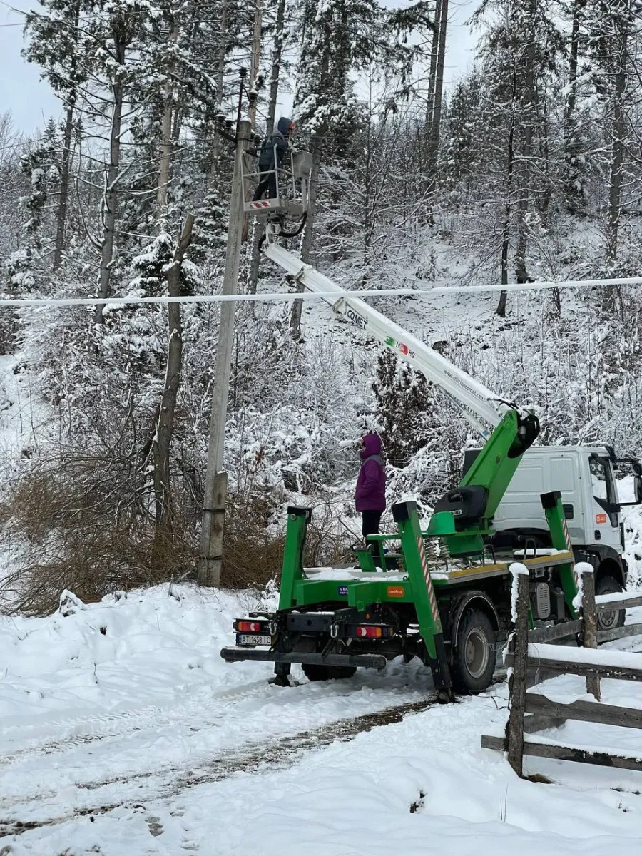 Енергетики запевняють, що всі бригади "Прикарпаттяобленерго" працюють у посиленому режимі