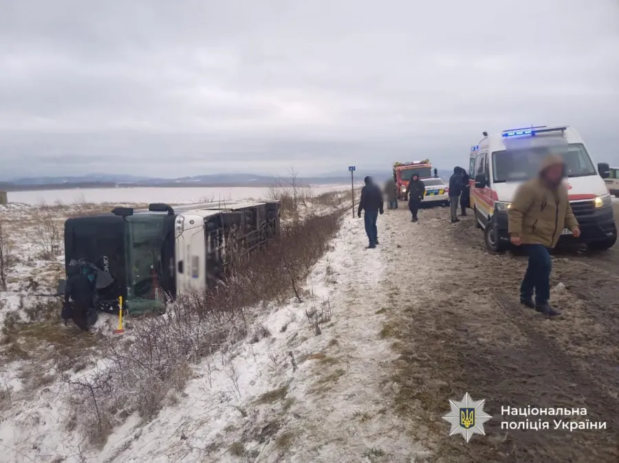 Водіїв просять бути уважними на дорозі