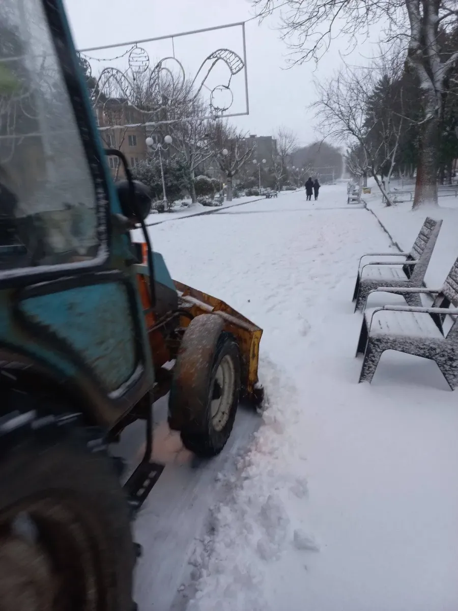 Комунальники скаржаться на поведінку водіїв приватного транспорту