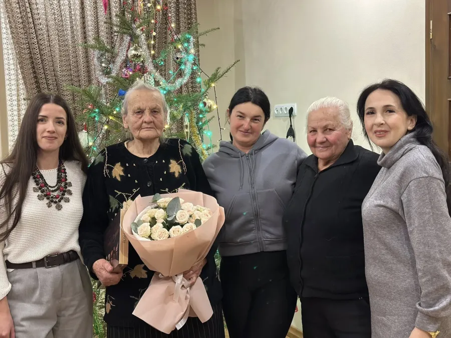 Підгірчанки вітали Надію Завадецьку з ювілеєм