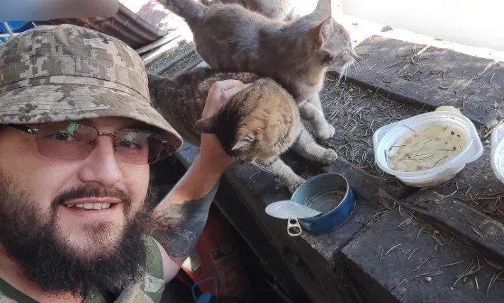 Службу Олександр розпочав ще у 2009 році. А 25 лютого 2022-го без вагань знову став до строю