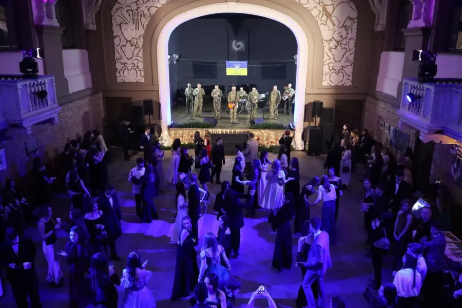 Благодійний бал відбувся у Коломийській філармонії