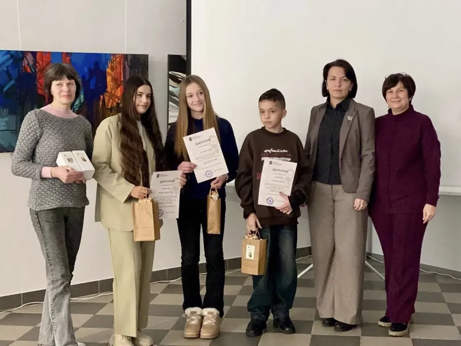 Учасники конкурсу отримали пам’ятні подарунки