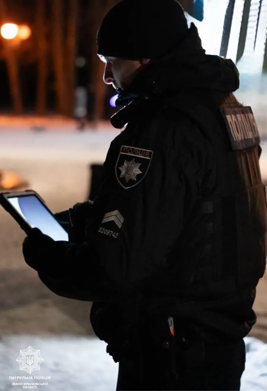 Патрульний допоміг 36-річному чоловікові підвестися та безпечно дістатися додому