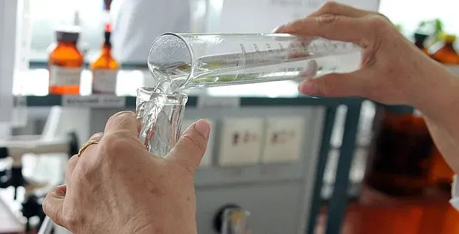 Ілюстрація. Фахівці досліджують воду, яку п'ють мешканці Калуша