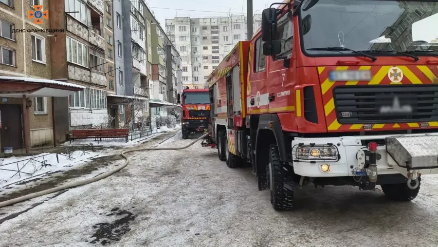 До місця пожежі оперативно прибули підрозділи ДСНС