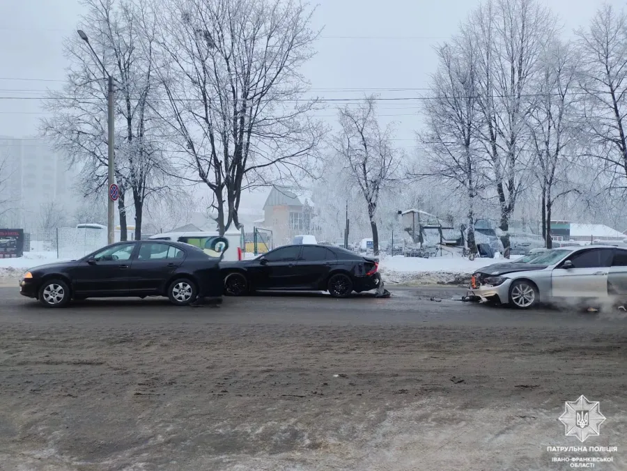 Водій-порушник отримав три адмінматеріали від поліції