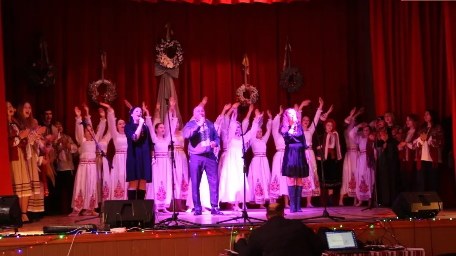 Мистецький захід мав і благодійну мету. Зусиллями громади вдалося зібрати близько 37 280 гривень