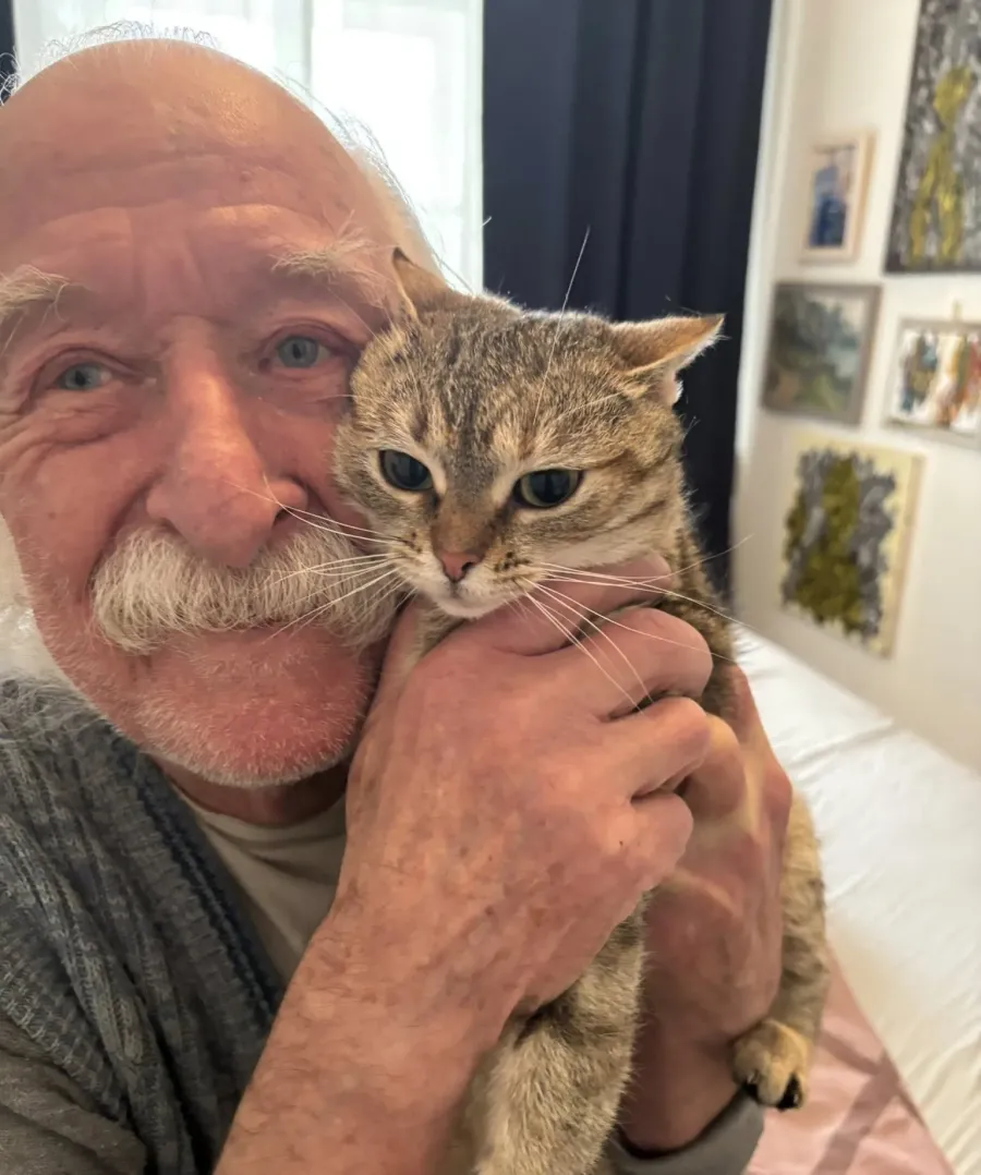 Іван Марчук поділився фотографіями з кішкою. Фото: Іван Марчук/Фейсбук