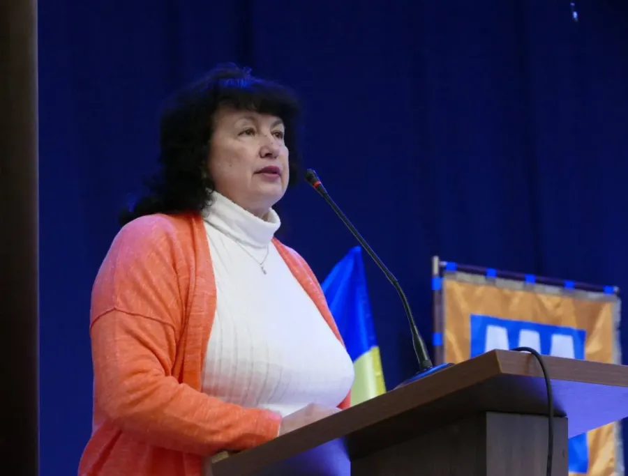 На сесії виступила начальниця управління освіти Ірина Люклян. Фото: Калуська міська рада