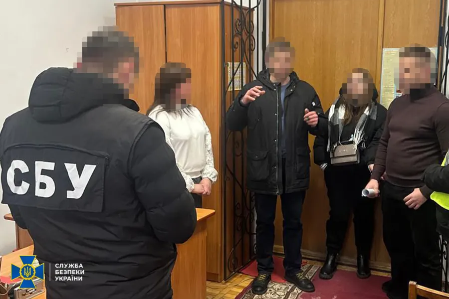 Викладачі отримували хабарі за підготовку та організацію захисту дисертації