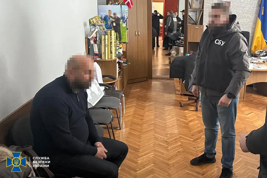 Підозрюваному загрожує до десяти років позбавлення волі з конфіскацією майна