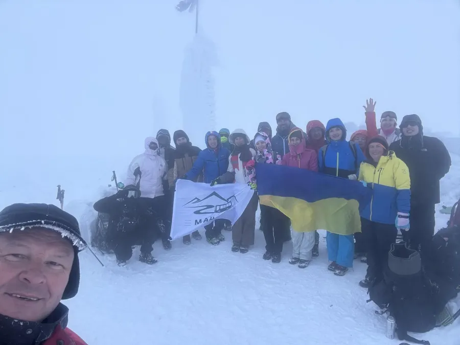 Калушани піднялися на Говерлу з пам’яттю про Василя Худина. Фото: Олег Нижник