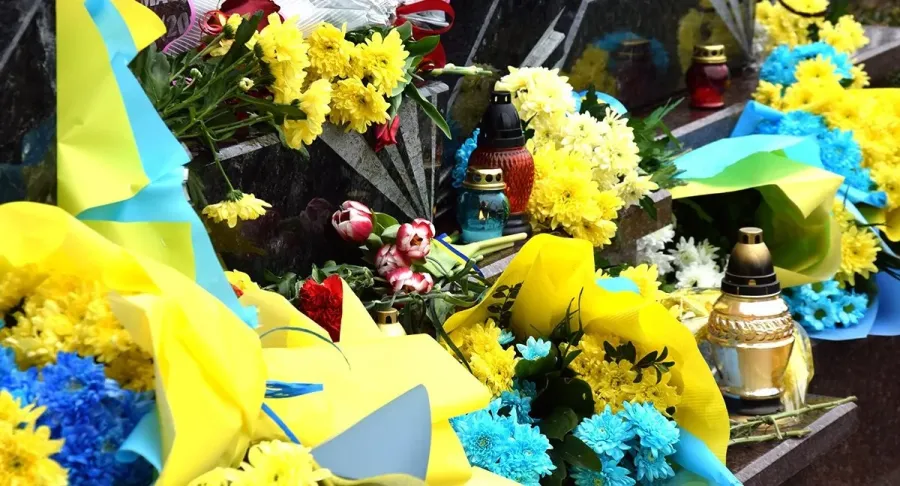 Ілюстроване фото. Калушани вшанують загиблих оборонців України