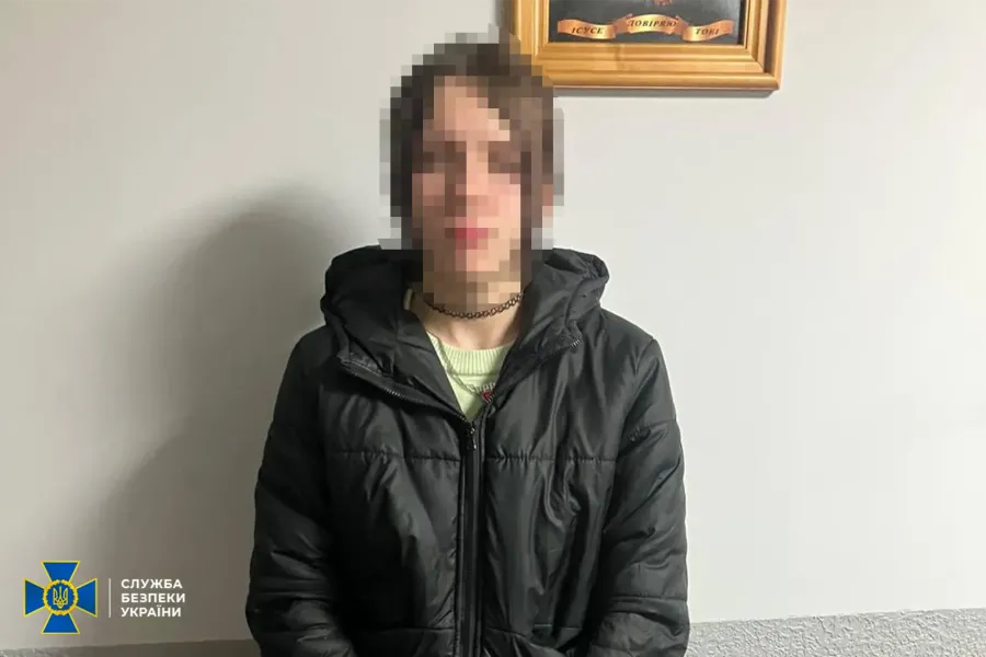 Дівчина прдбала пальне на АЗС і вночі здійснила підпал