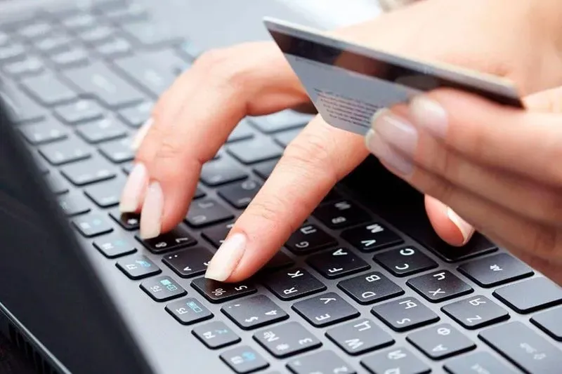 Ілюстроване фото. Одна жінка хотіла придбати Suzuki Jimny, інша — заробити на переглядах у ТікТок