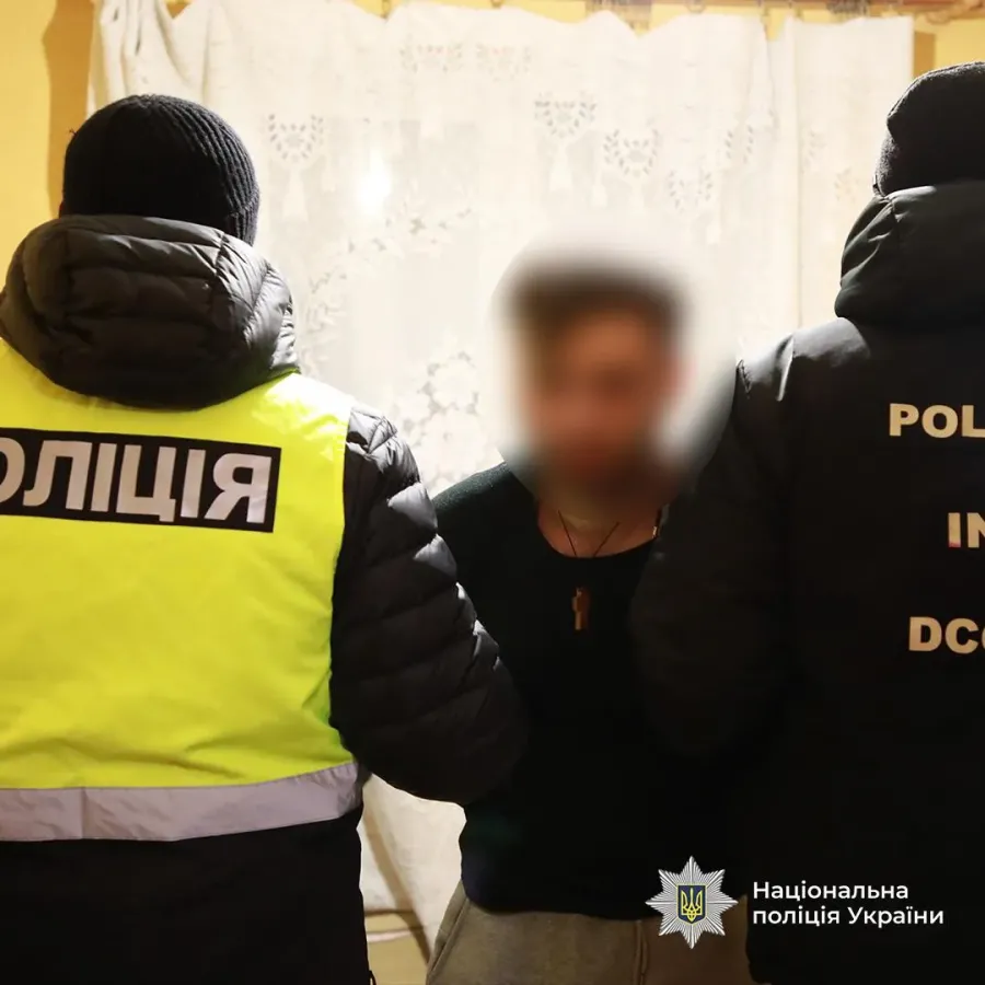 Затримали куратора агентурної групи та інших її учасників. Фото: Нацполіція України