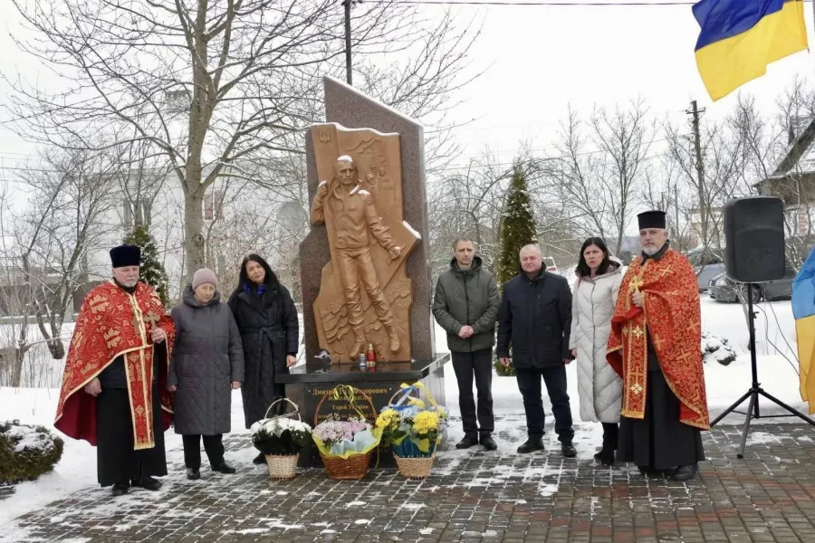 Щороку у Копанках вшановують пам'ять назавжди 30-річного Героя Небесної Сотні. Фото: Калуська міська рада