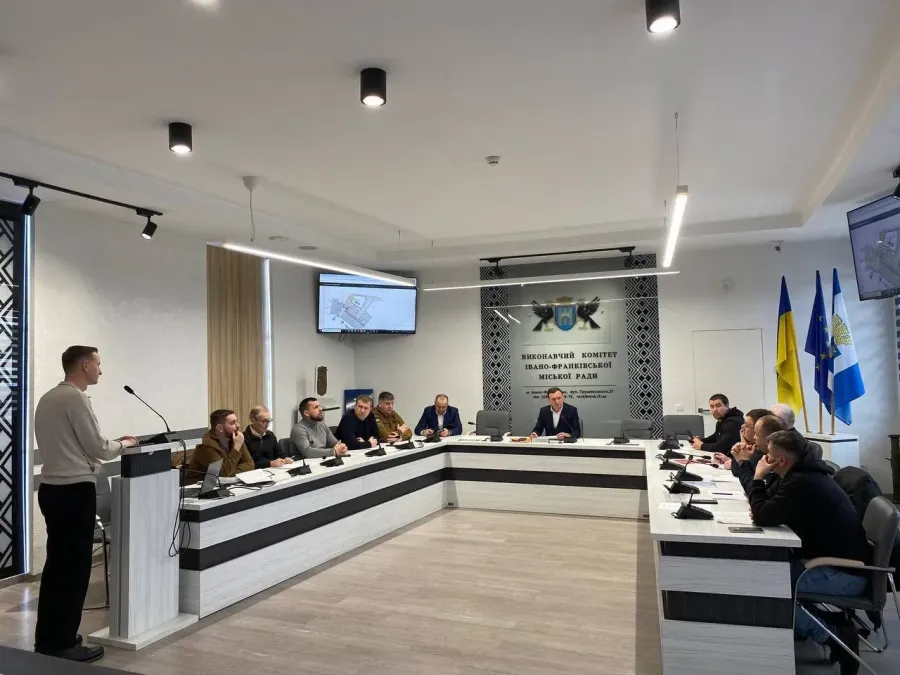 Йдеться про рух на магістральних вулицях у години пік