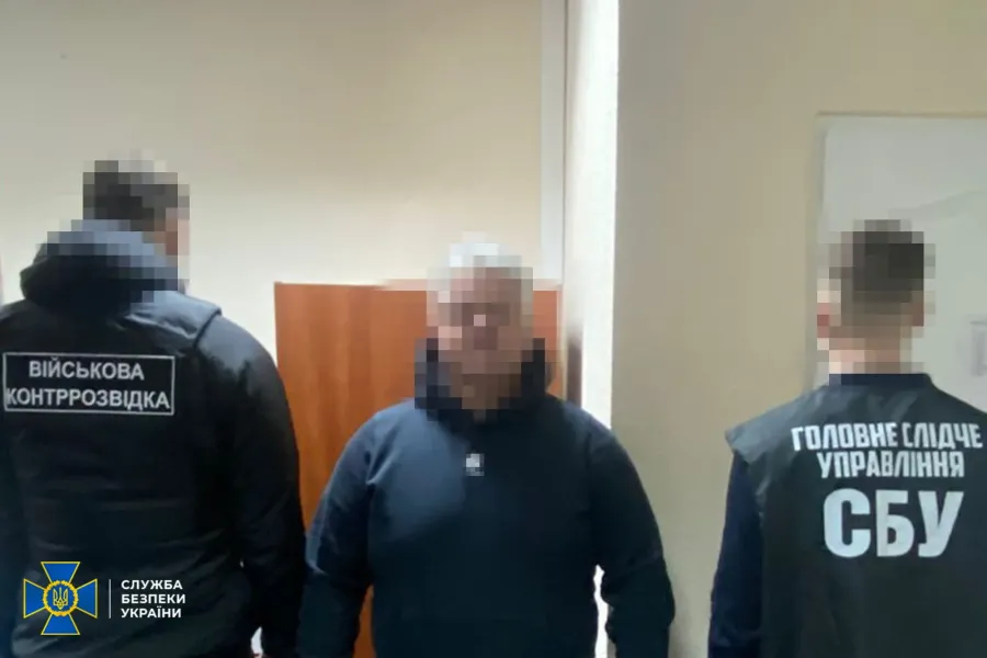 За матеріалами справи, посадовець одержав майже 1 млн доларів США тіньового «прибутку»