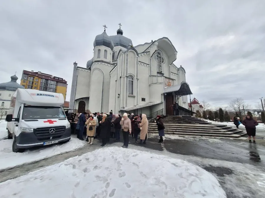 Неділя для парафіян собору виявилася теплою і смачною. Фото: Калуське благочиння ПЦУ