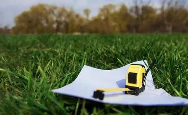 Ілюстроване фото. Коли до жінки звернувся інший покупець, вона приховала факт попереднього продажу землі