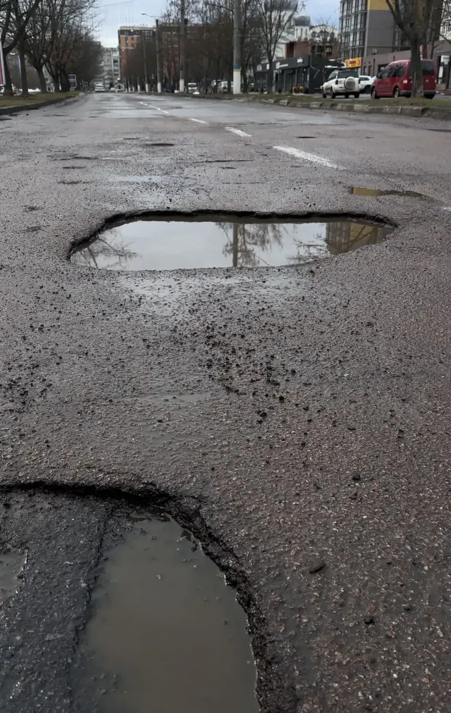 У Калуші дороги зійшли разом зі снігом. Фото: "Вікна"