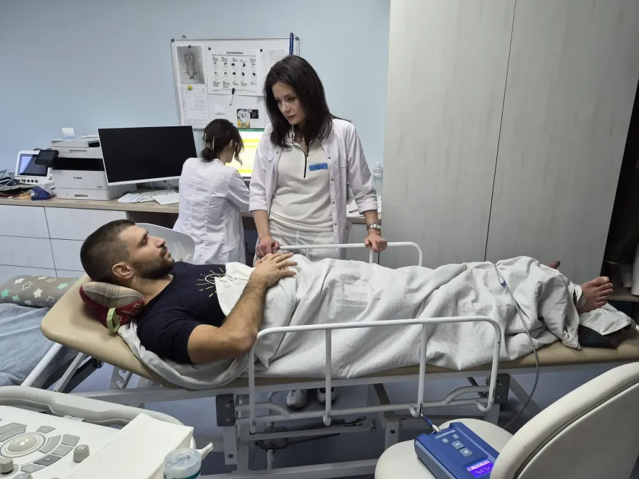 Цього разу фахівці з Великої Британії привезли для обласної лікарні  нове обладнання