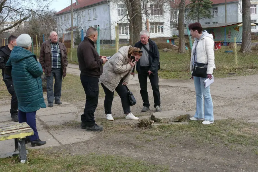 Вулиці Калуша перевірили на дотримання правил благоустрою. Фото: Калуська міська рада