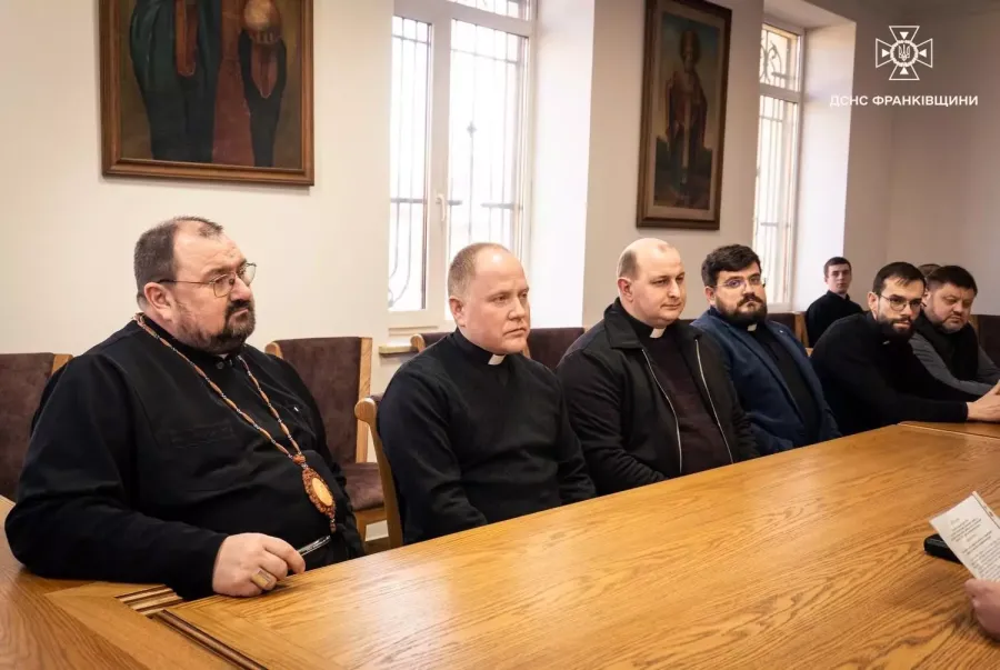 Рятувальники також повідомили, що для виявлення паліїв у кожній громаді  працюють оперативні групи