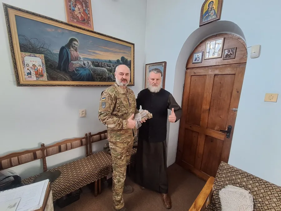 ГРоші для РЕР передали військовому Віктору Павліву з Калуша