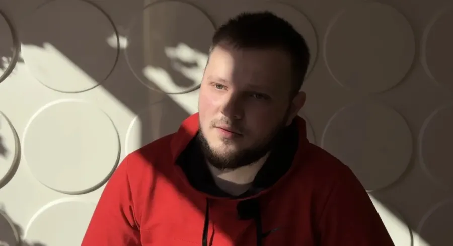 "Лягаєш спати — і в голові їхній гімн", — ділиться спогадами про російський полон Андрій Біник