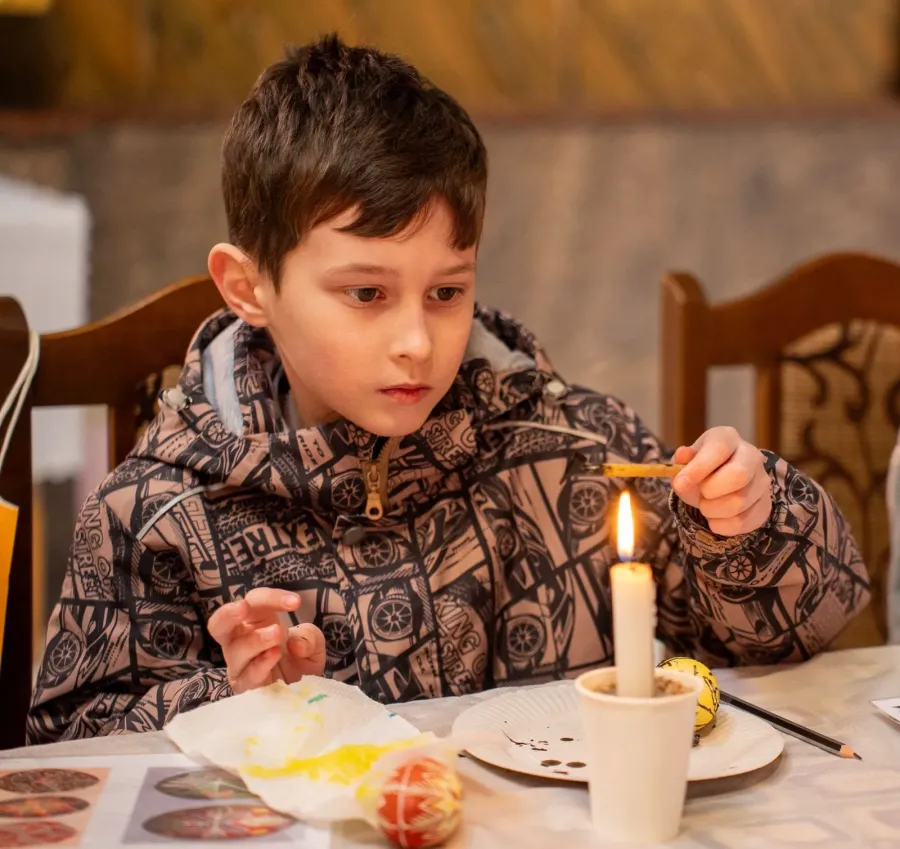 Участь у майстер-класі у стінах калуського храму взяли 25 дітей. Фото: Калуська РДА