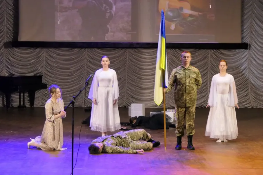 У Калуші обдарована молодь вразила щирістю, талантом і патріотизмом. Фото: Калуська міська рада