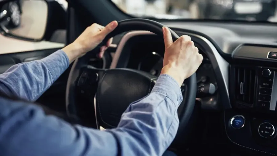 Ілюстроване фото. Суд може обмежити право керування авто до моменту виконання вимог ТЦК або завершення воєнного стану