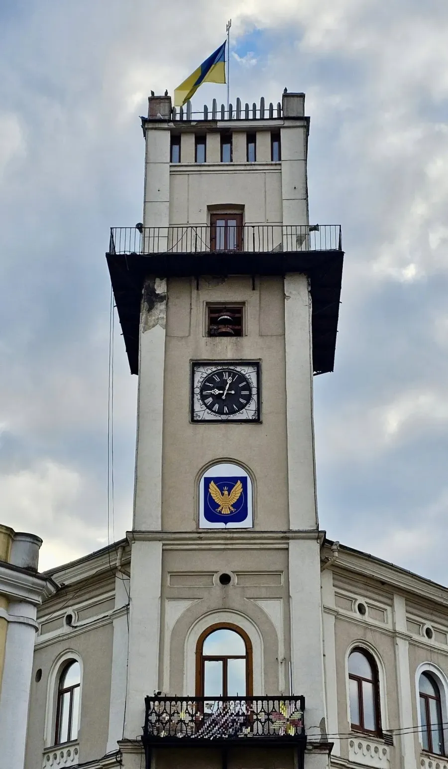 Автором герба був депутат міської ради Михайло Довірак. Фото: Богдан Станіславський/Фейсбук