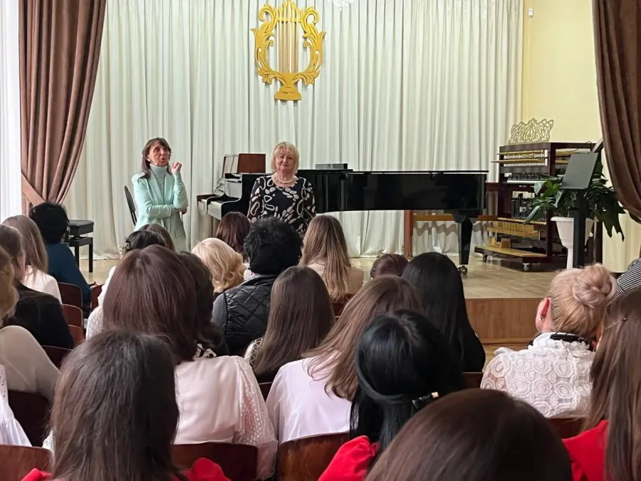 Свою майстерність демонстрували 18 дуетів та 4 квартети. Фото: Калуська ДМШ