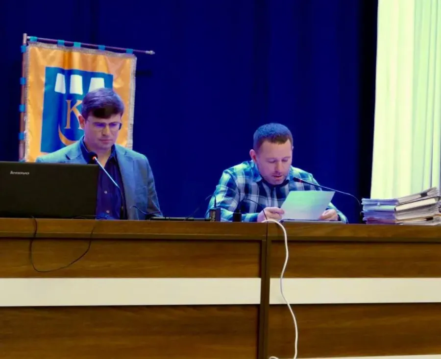 На засіданні йшлося, що Новицька і Верхнянська громади з квітня не зможуть возити сміття на калуський полігон. Фото: Калуська міська рада