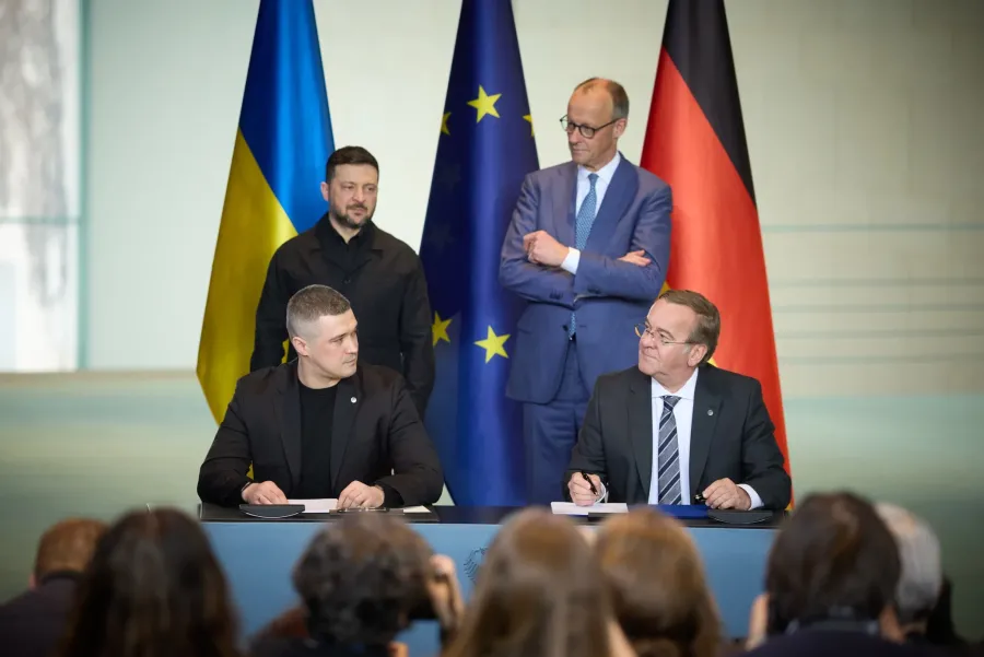 Підписали першу для України угоду про обмін оборонними даними з партнерами. Фото: Михайло Федоров