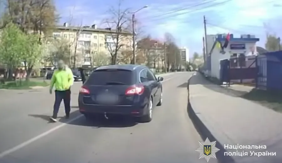 Поліціянти встановили особу водія