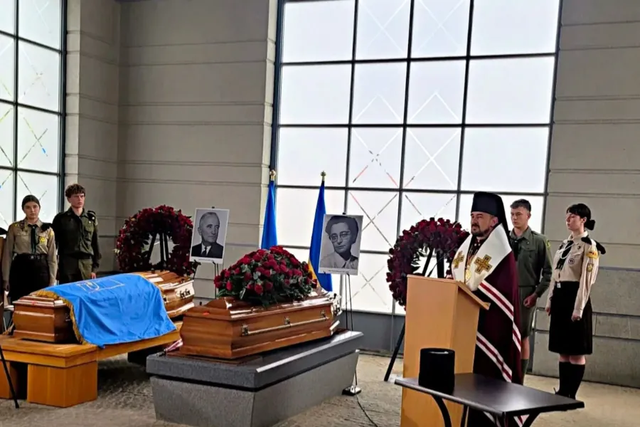 19 травня в Люксембурзі відбулася церемонія ексгумації праху другого голови ОУН Андрія Мельника і його дружини Софії. Фото:  Паризька єпархія святого Володимира Великого