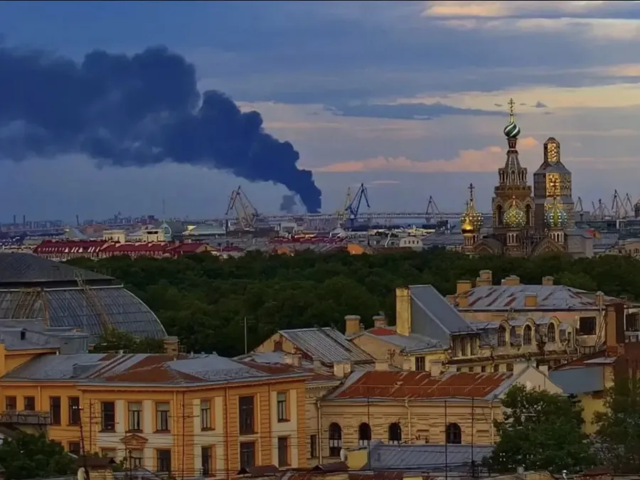 На території терміналу виникла пожежа. Фото: із соцмереж