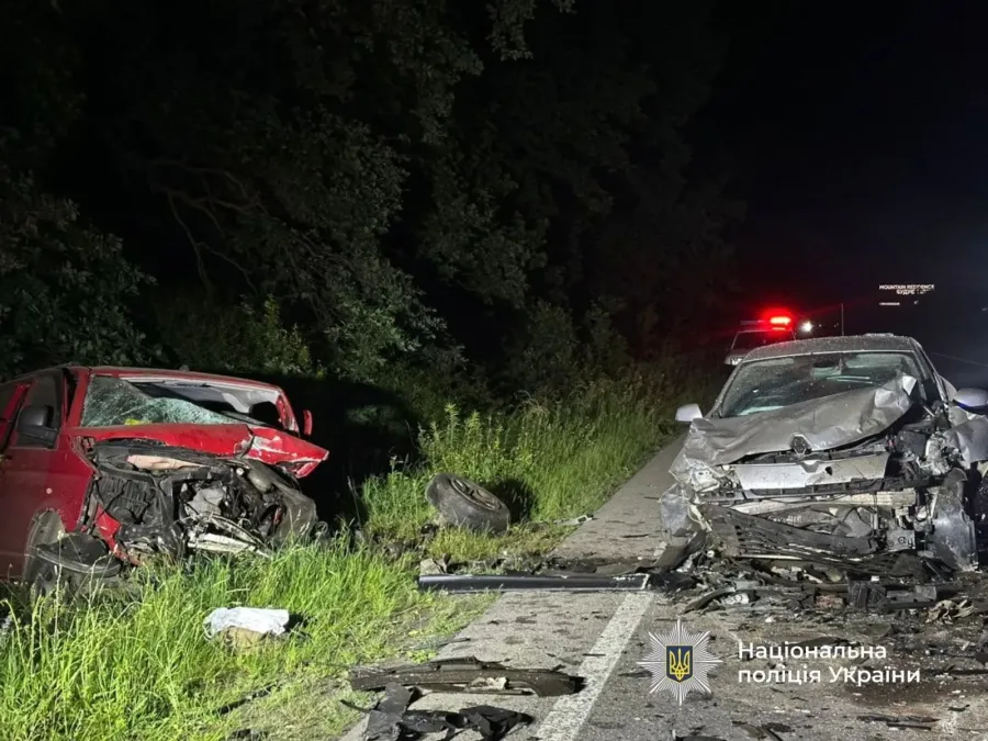 Від потужного удару BMW загорівся та повністю вигорів. Водій легковика загинув на місці події