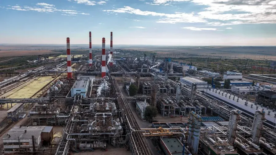 Оренбурзький ГПЗ є одним із найбільших газопереробних комплексів РФ. Фото: відкриті джерела