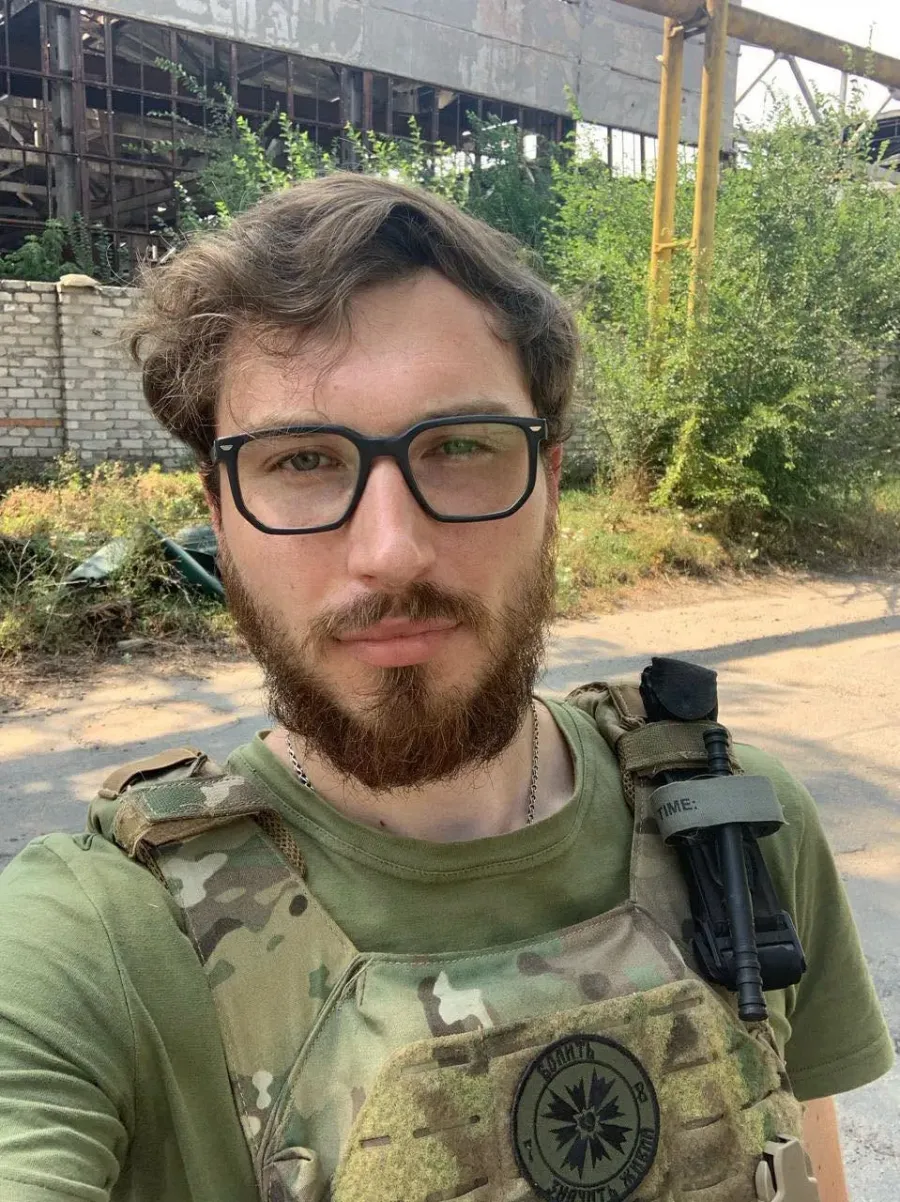 Олександр не намагається прикрасити реальність військової служби