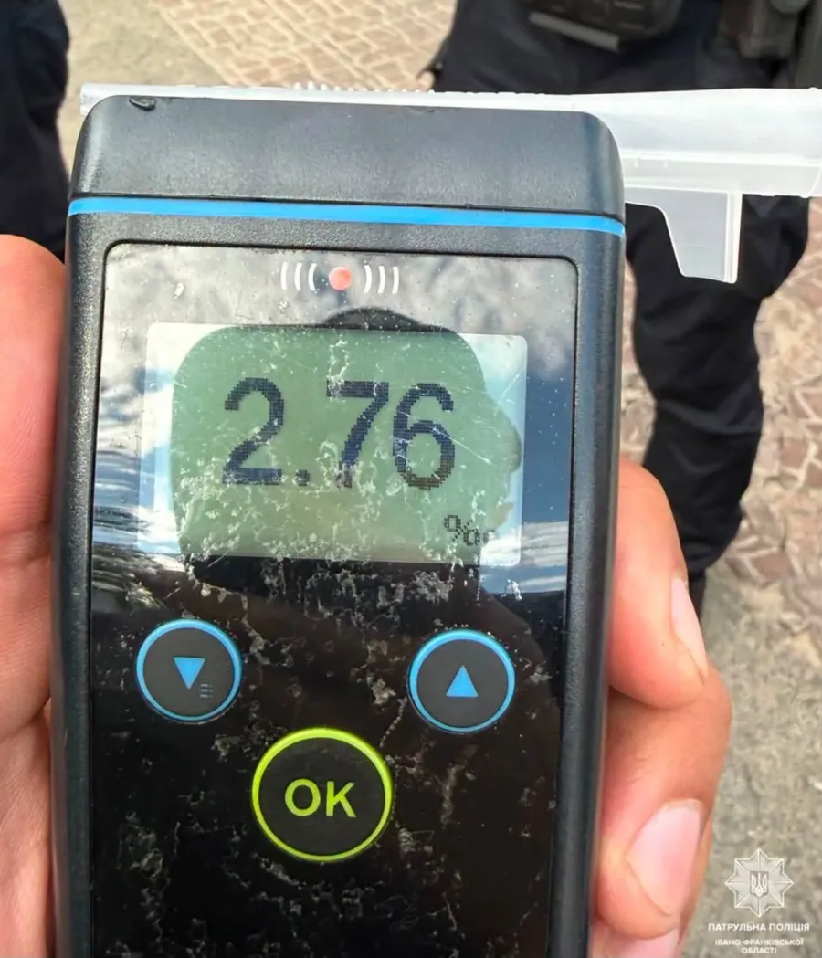 Під час спілкування інспектори виявили у водія явні ознаки алкогольного сп’яніння